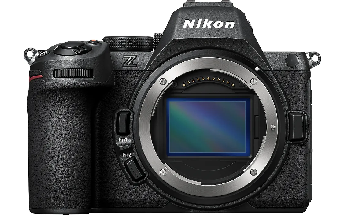 Nikon Z5 (100 kpl TARJOUSERÄ)